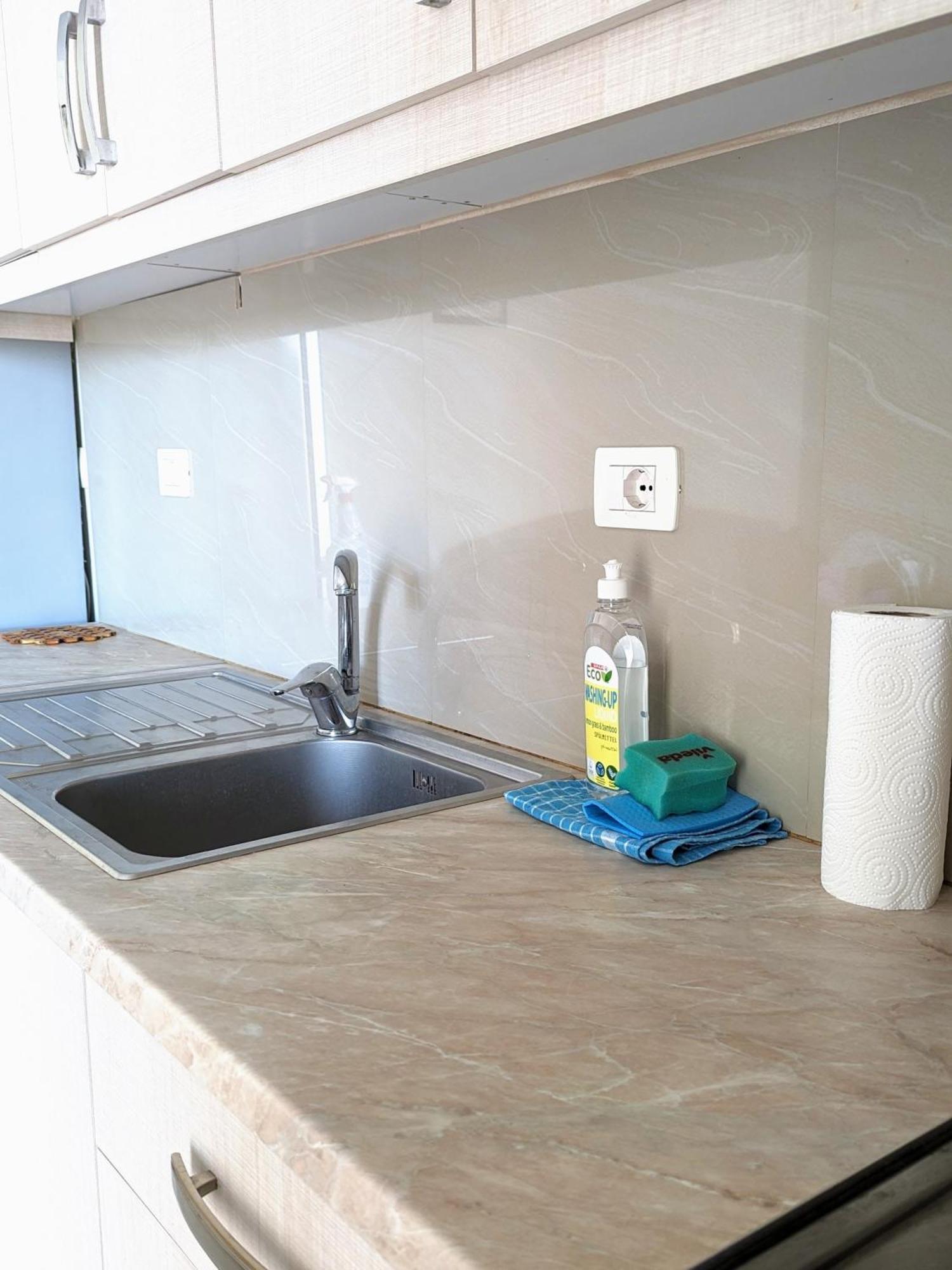 Sarah'S Apartments - 5 Min Walk To Beaches & Boulevard - Big Balcony! Saranda Extérieur photo