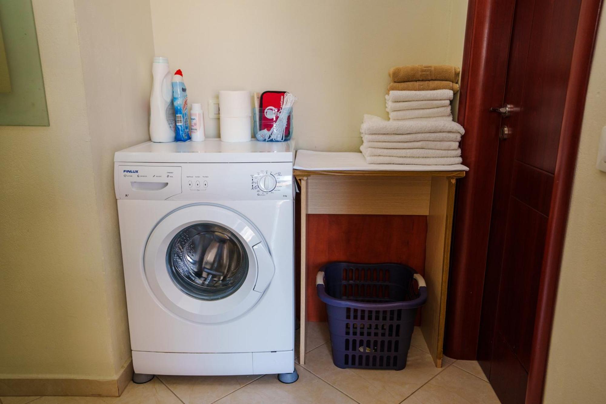 Sarah'S Apartments - 5 Min Walk To Beaches & Boulevard - Big Balcony! Saranda Extérieur photo