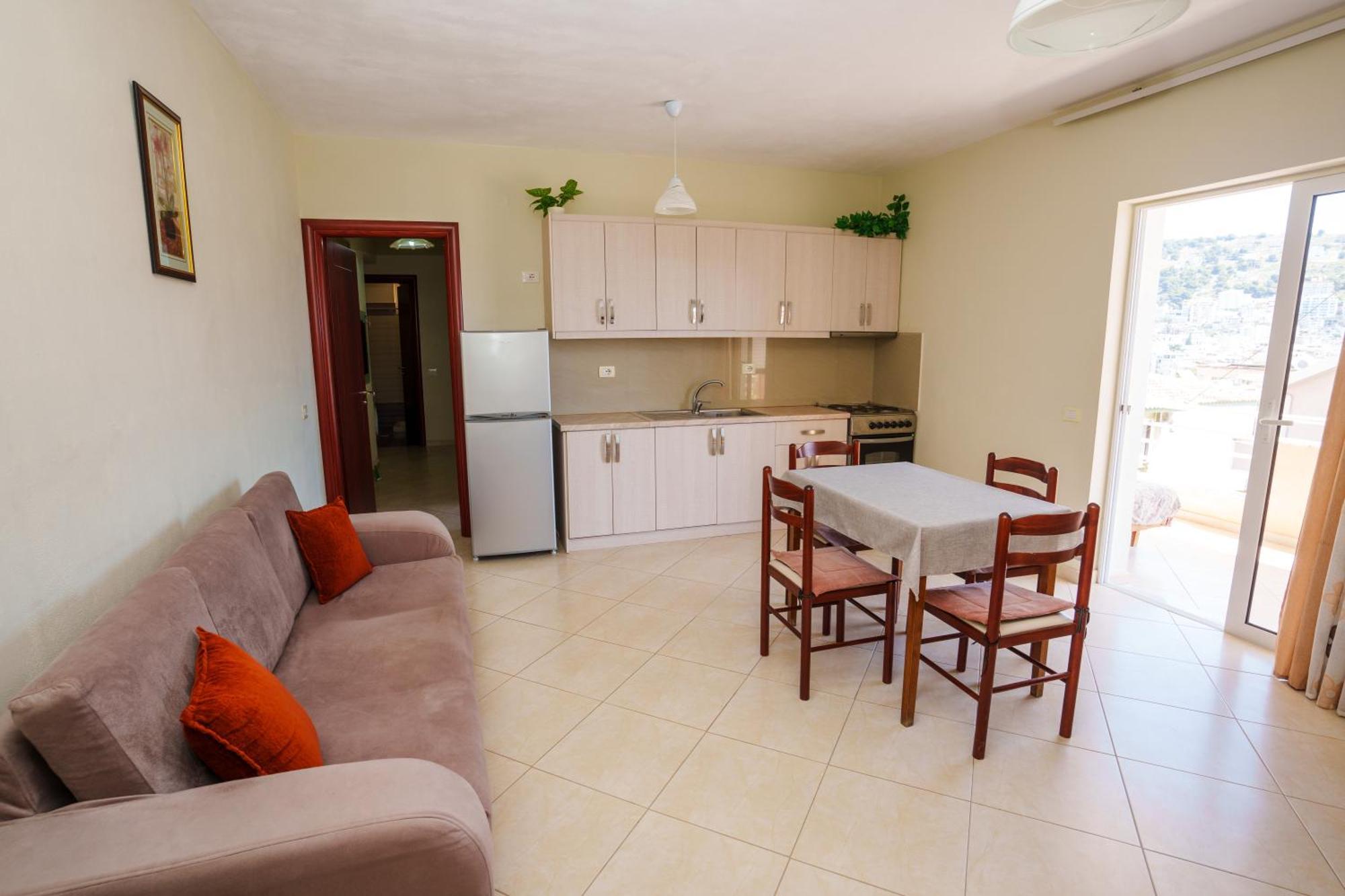 Sarah'S Apartments - 5 Min Walk To Beaches & Boulevard - Big Balcony! Saranda Extérieur photo