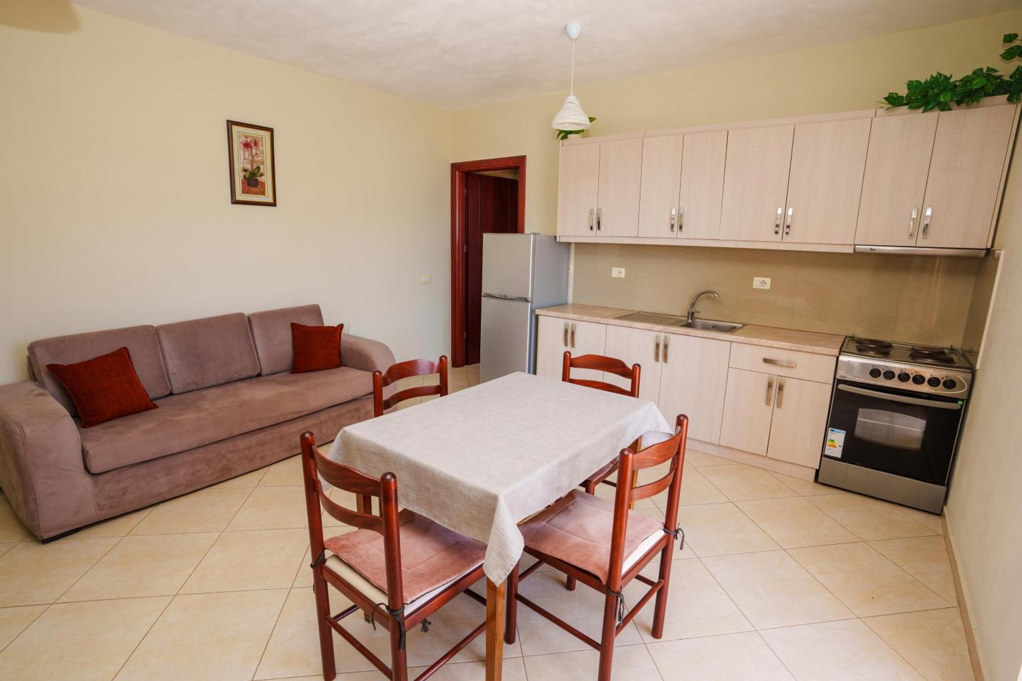 Sarah'S Apartments - 5 Min Walk To Beaches & Boulevard - Big Balcony! Saranda Extérieur photo