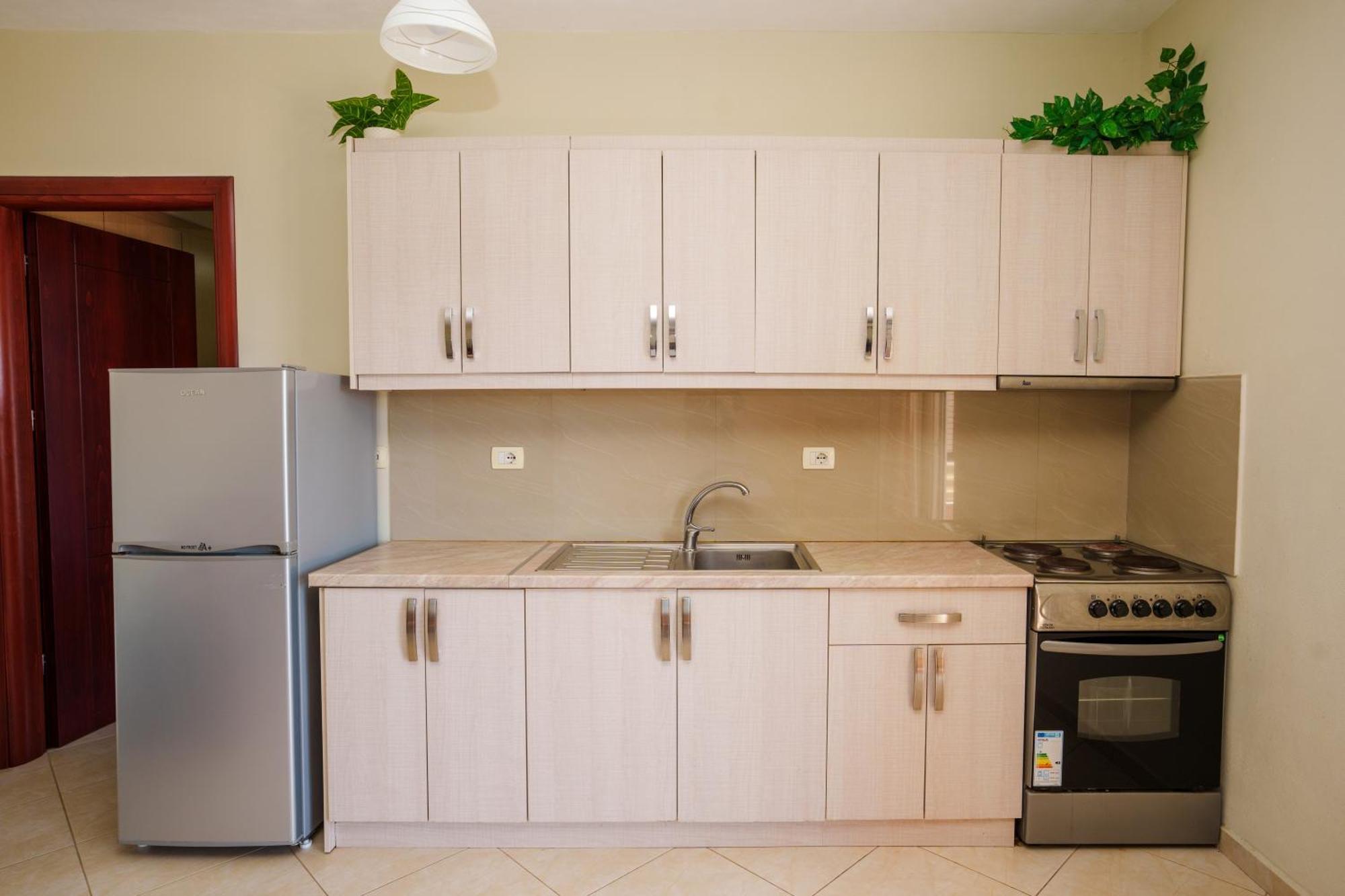 Sarah'S Apartments - 5 Min Walk To Beaches & Boulevard - Big Balcony! Saranda Extérieur photo